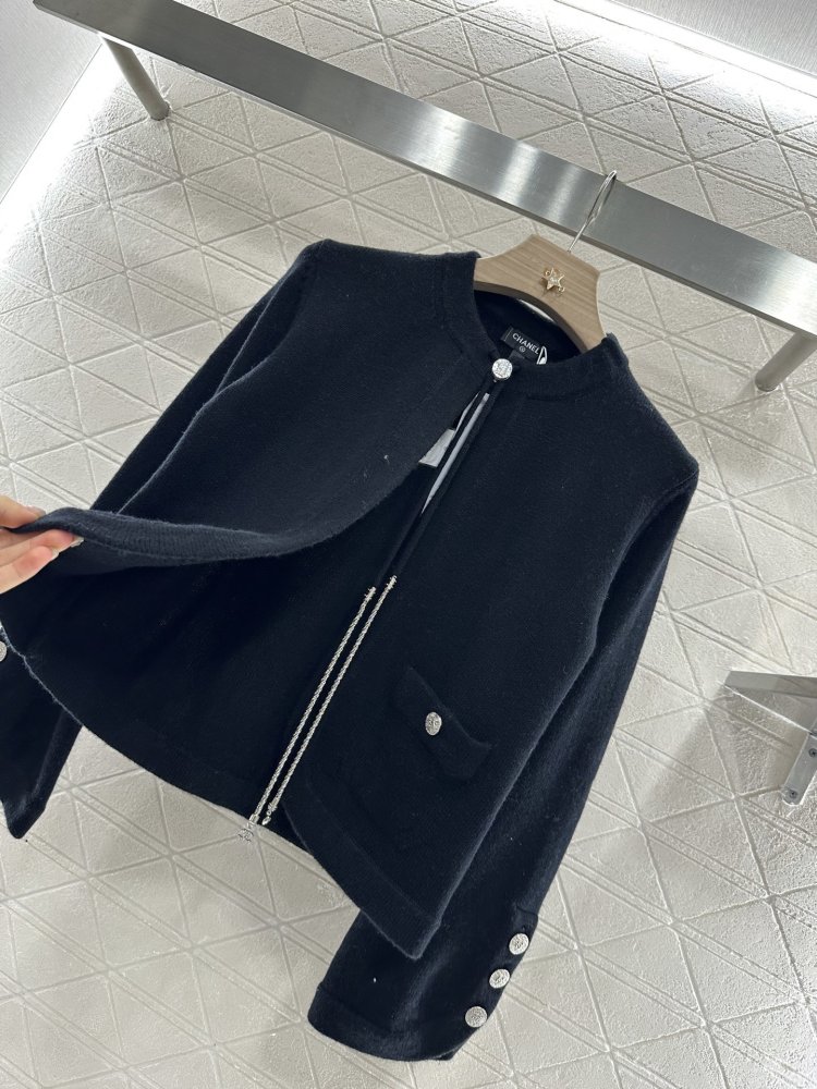 Knitted cardigan фото 6