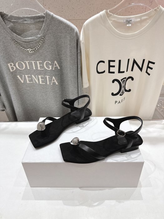 Босоніжки фото 3