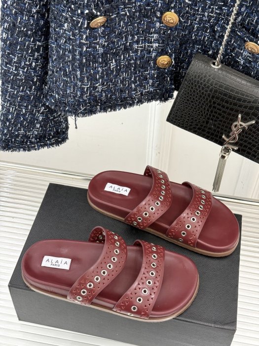 Шлепанцы женские фото 3