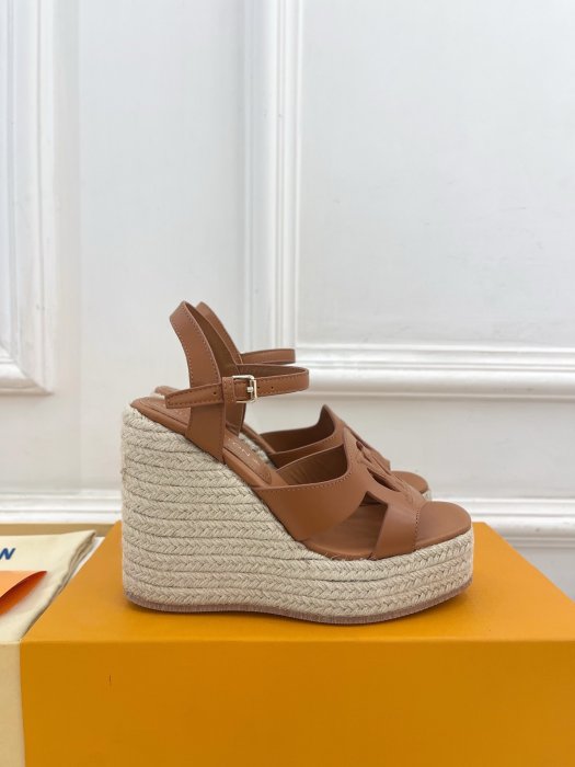 Босоножки фото 2