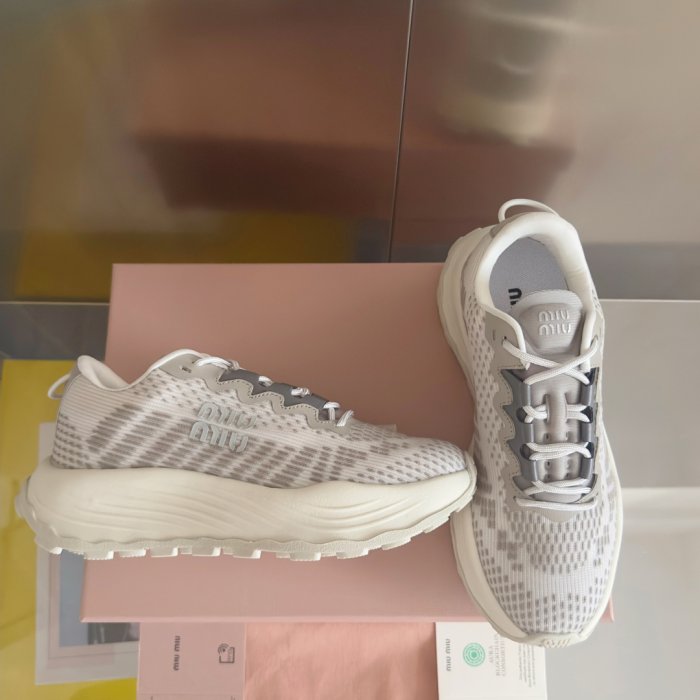 Кроссовки фото 2