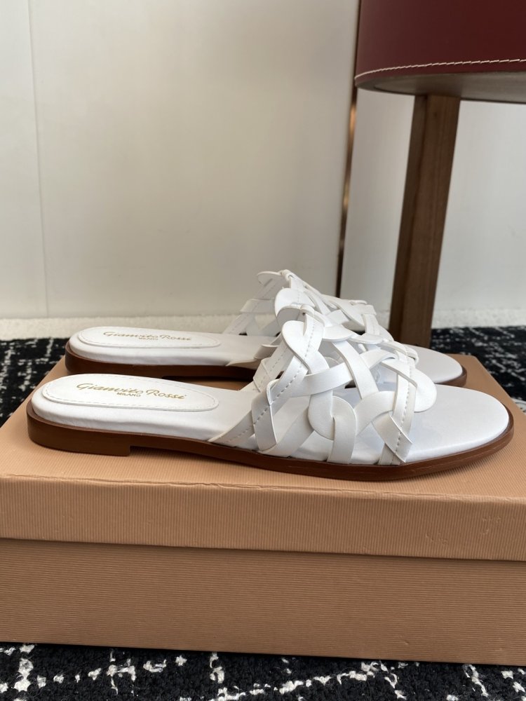 Шльопанці жіночі фото 2