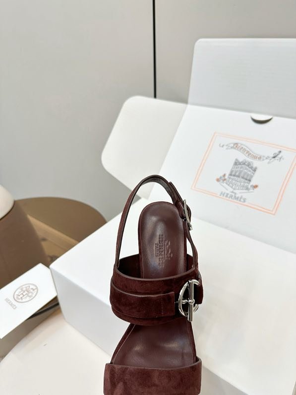 Босоножки фото 9