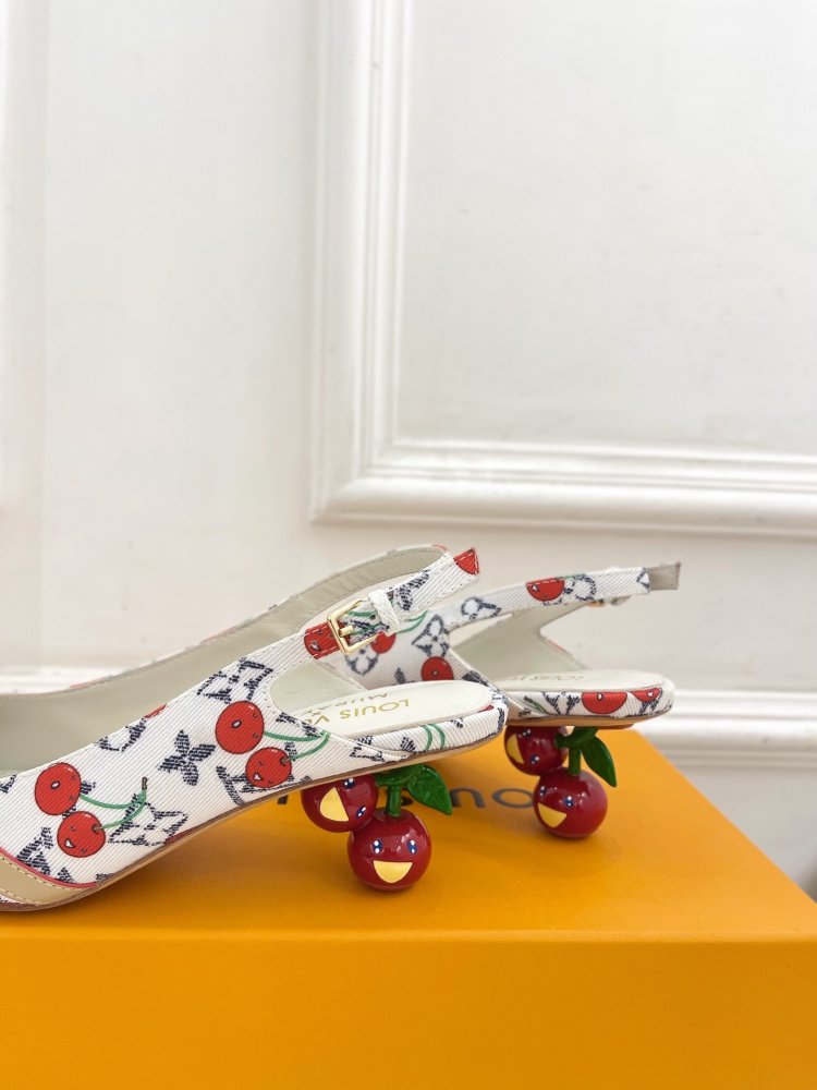 Босоножки фото 8