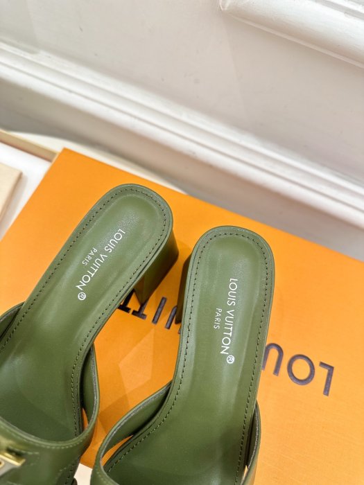 Босоножки фото 8