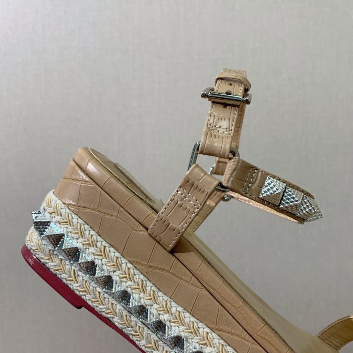 Босоножки фото 8