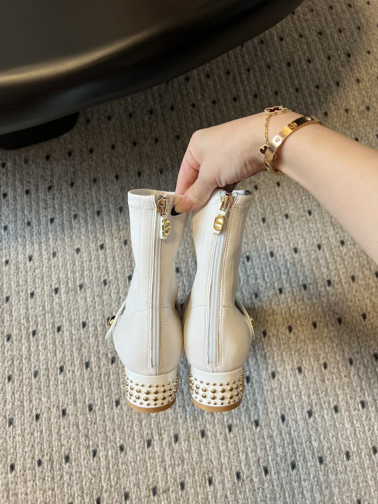 Ботинки женские фото 8