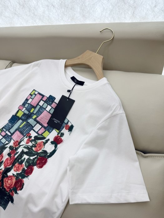 T-shirt women's фото 7