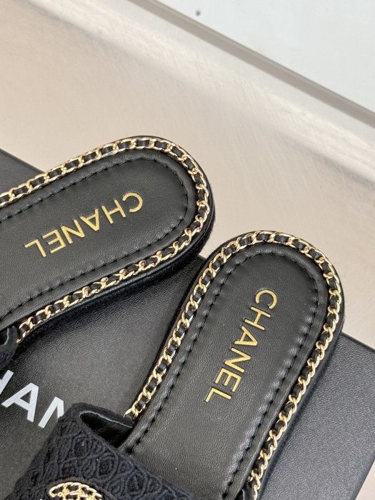 Шлепанцы женские фото 8