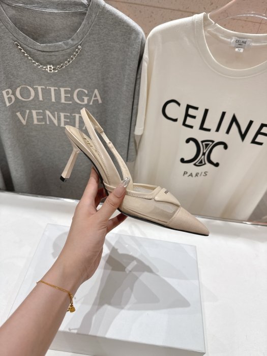 Босоножки фото 5