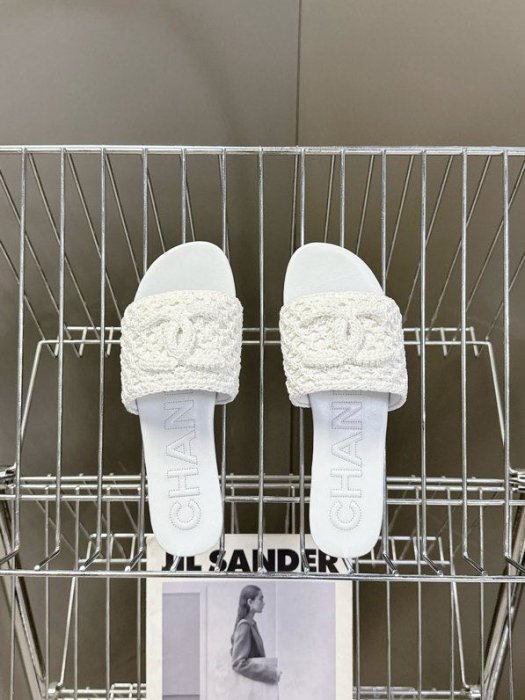 Шлепанцы женские