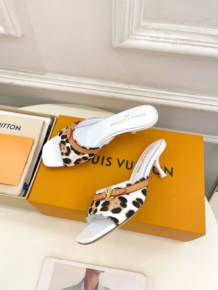 Босоножки фото 3