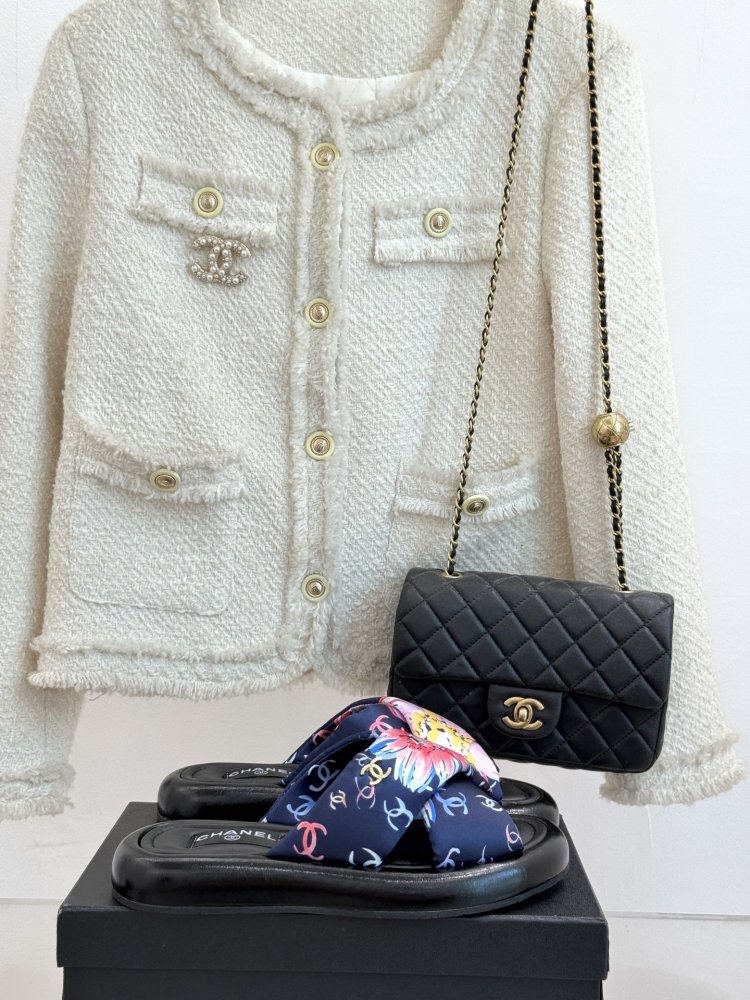 Шльопанці жіночі