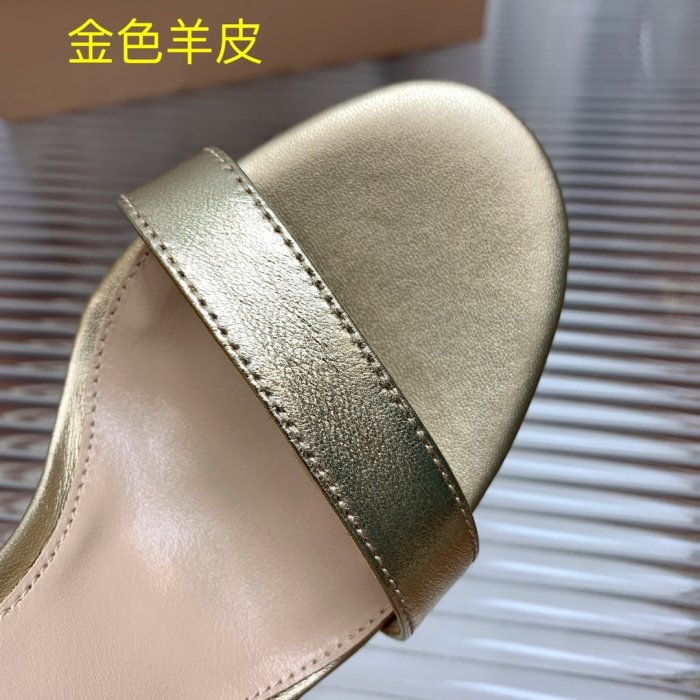 Босоножки фото 4