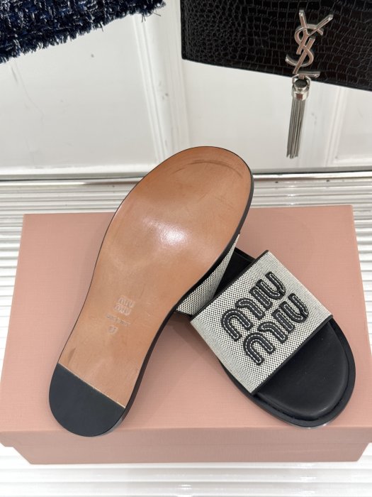 Шлепанцы фото 9