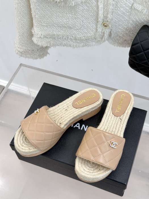 Шлепанцы женские фото 2