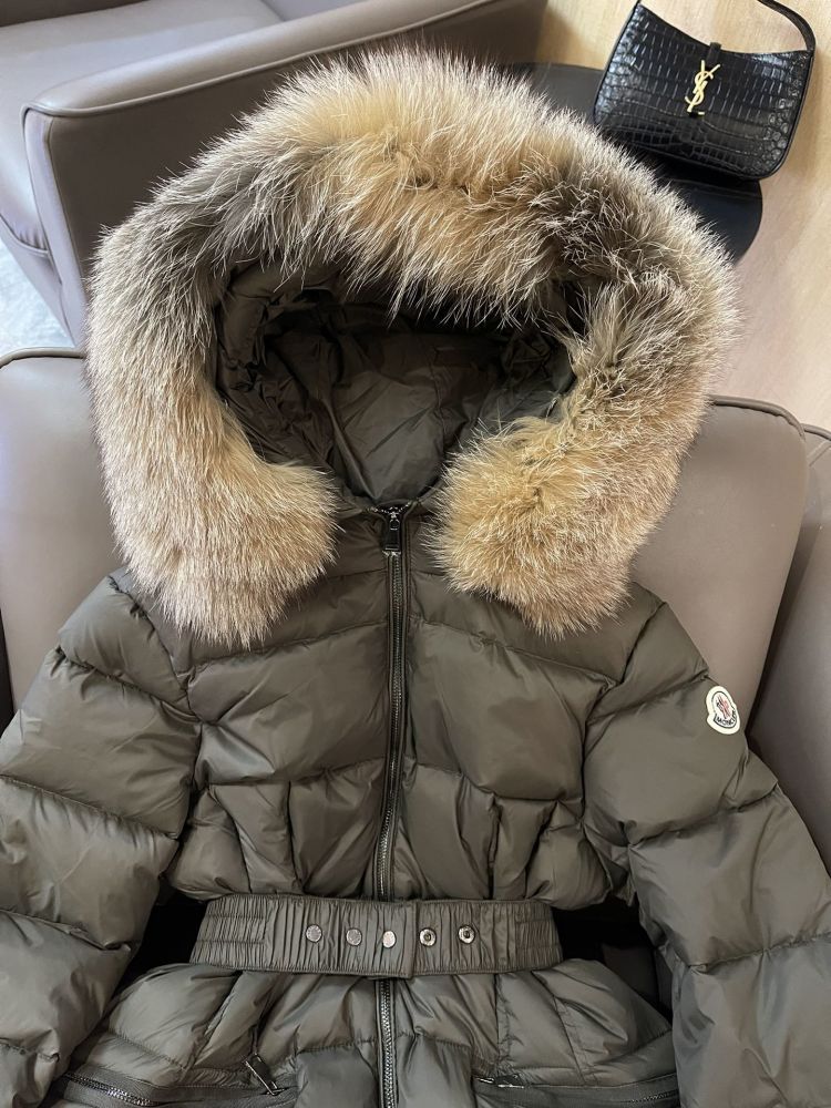 A long female Down jacket from hood of fur foxes фото 4