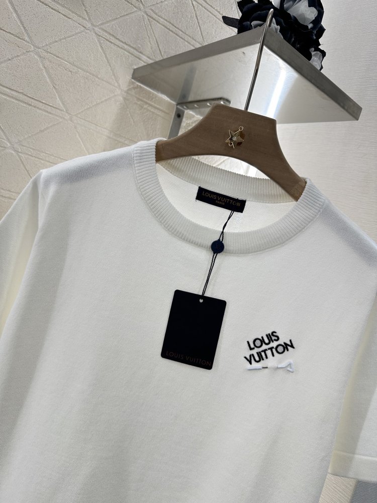 Футболка жіноча фото 3