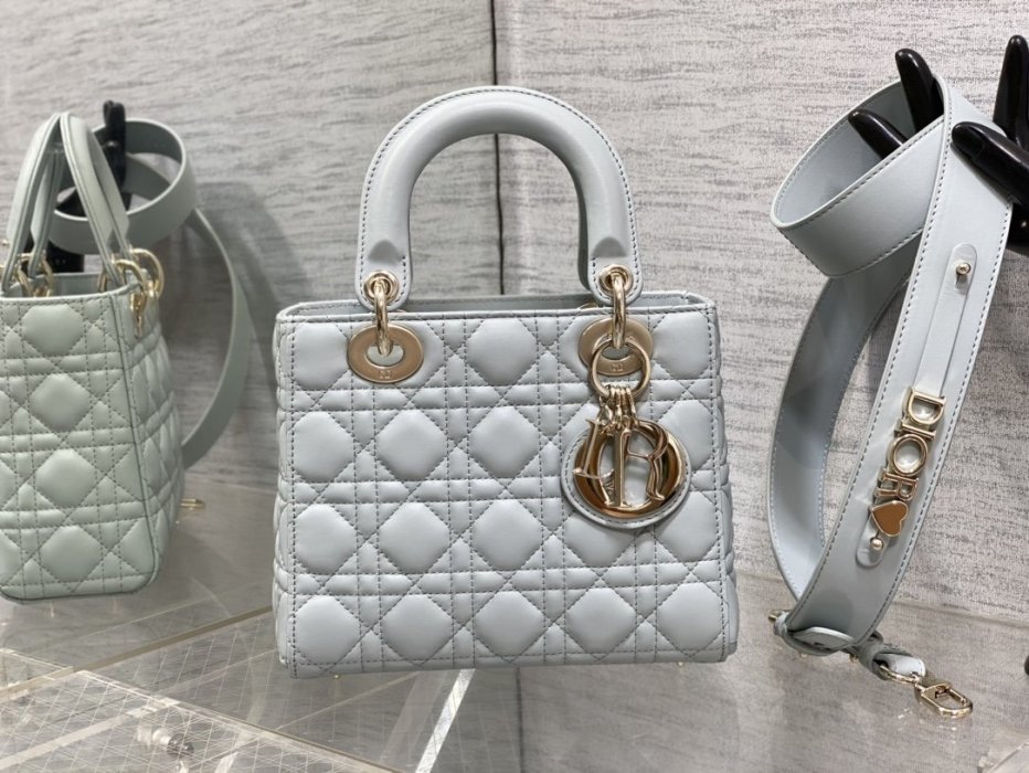 A bag women's Lady Dior 20 cm