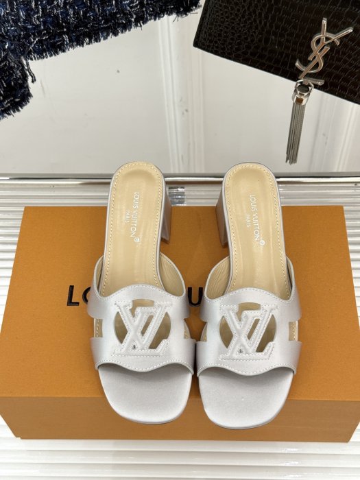 Босоножки фото 4