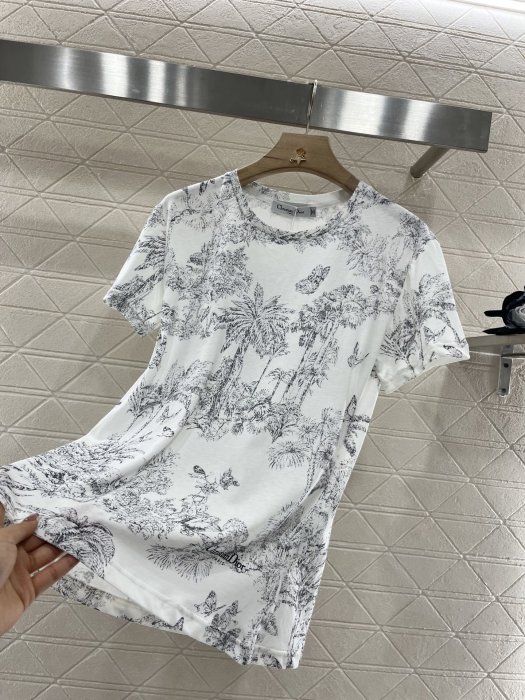 Футболка жіноча фото 8