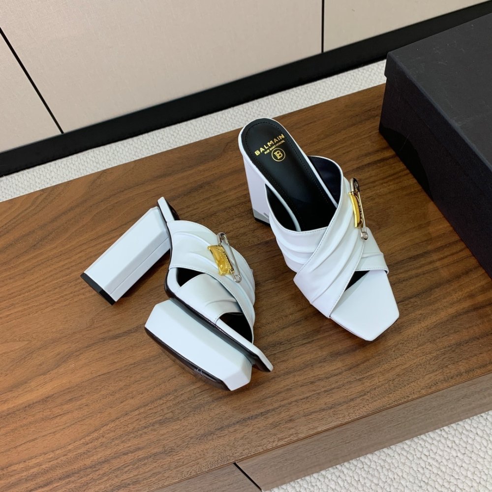 Босоножки фото 2