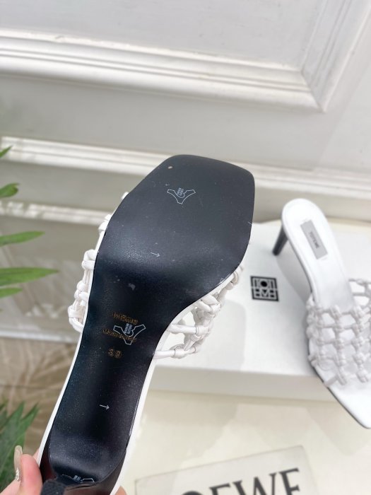 Босоножки фото 9