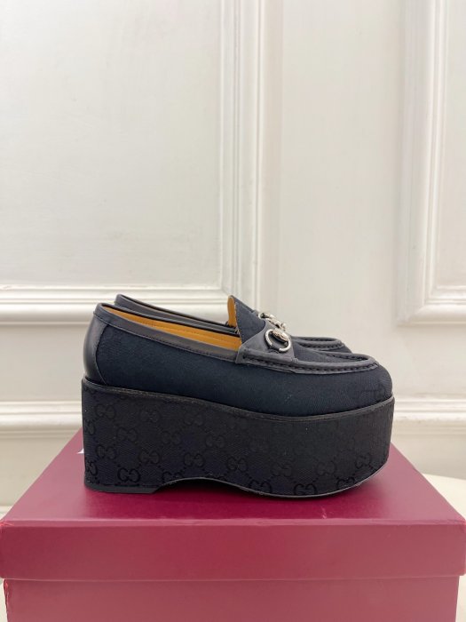 Туфлі жіночі фото 2