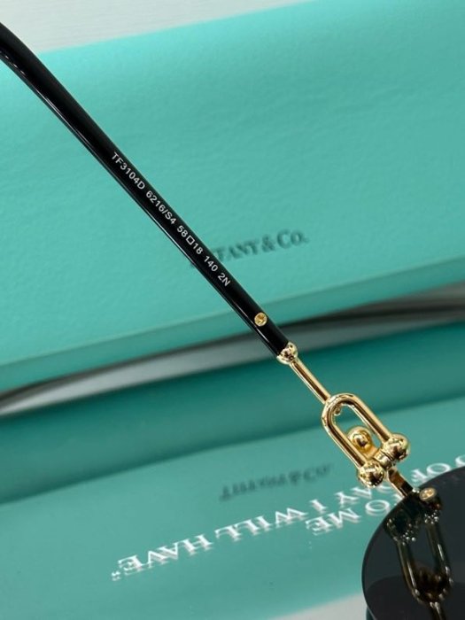 Очки солнцезащитные TF3104D фото 3