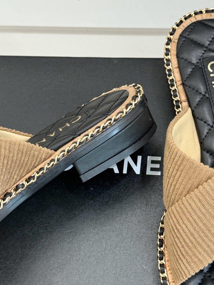 Шльопанці жіночі фото 6