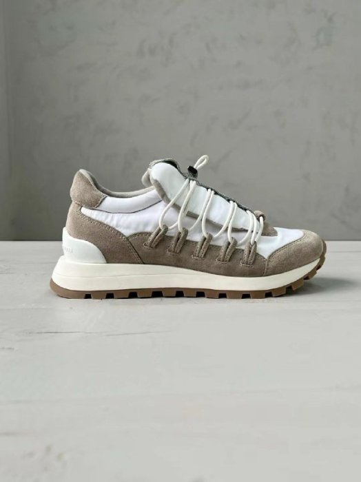 Sneakers women's