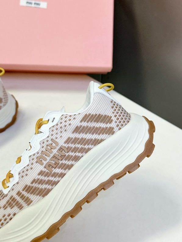 Кроссовки женские фото 8