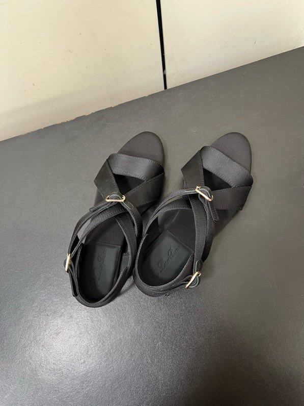 Сандалі жіночі фото 5