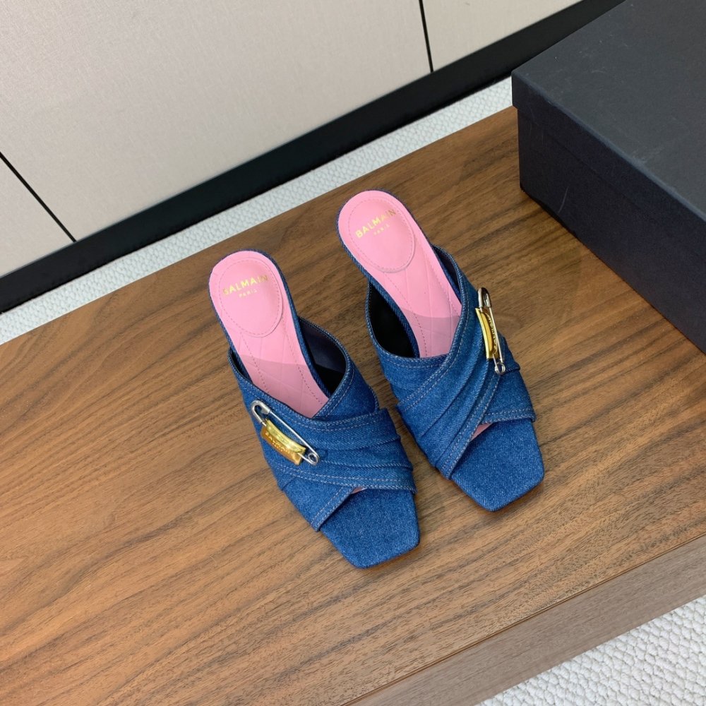 Босоножки фото 3