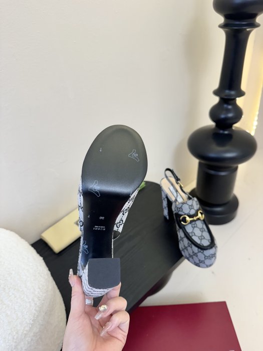 Босоножки фото 6