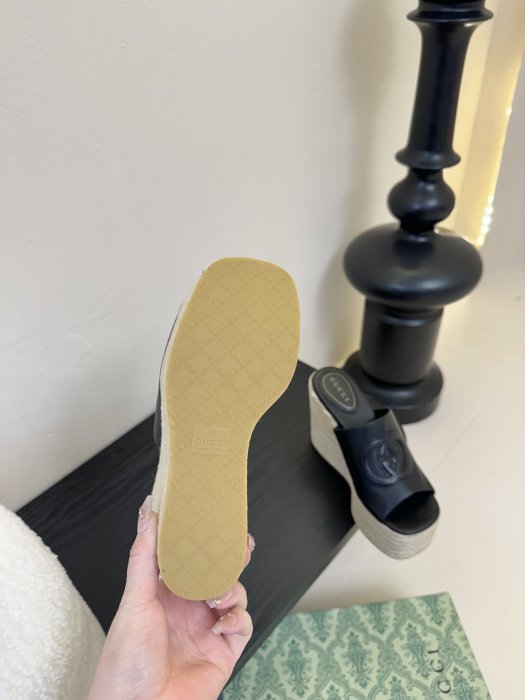 Босоножки фото 9