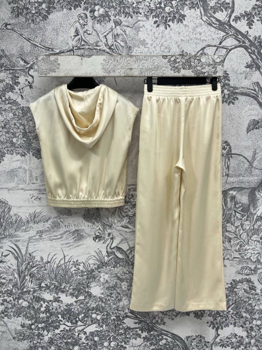 Костюм женский фото 7