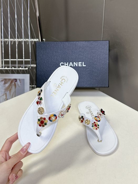 Шлепанцы женские фото 4