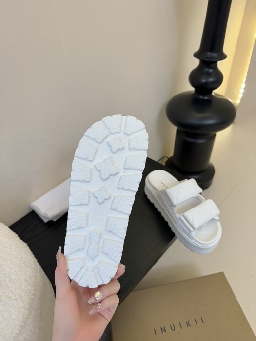 Шльопанці фото 9