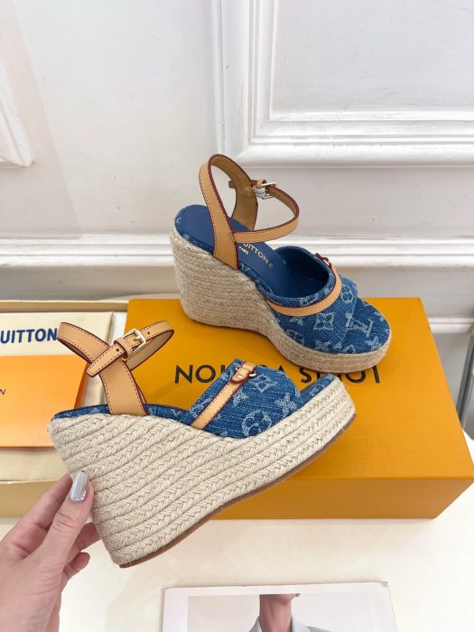 Босоножки фото 4