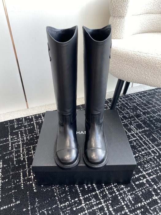 Boots women's