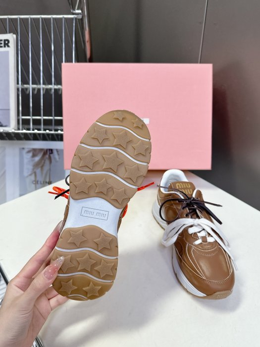 Кроссовки женские фото 9