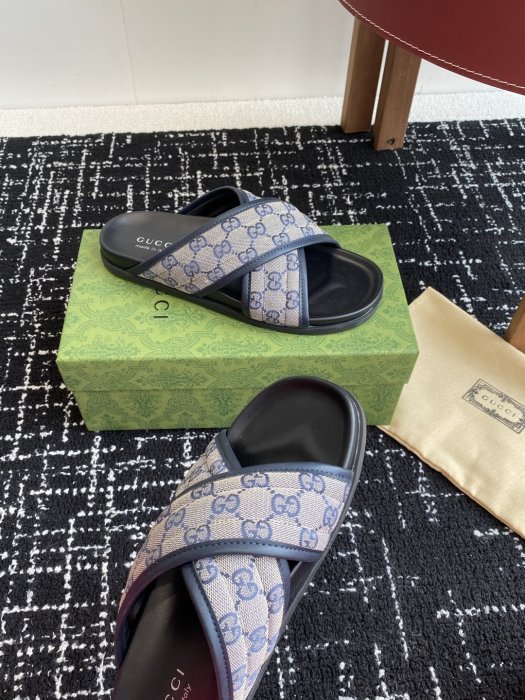 Шлепанцы фото 6