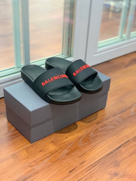 Шлепанцы фото 4