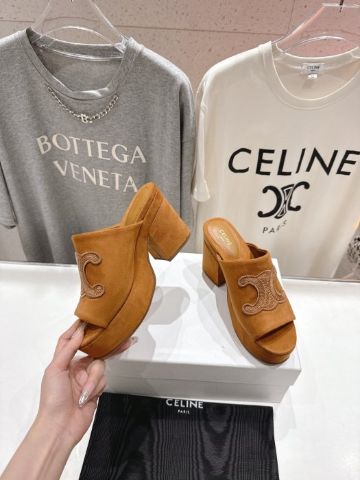 Босоножки фото 4