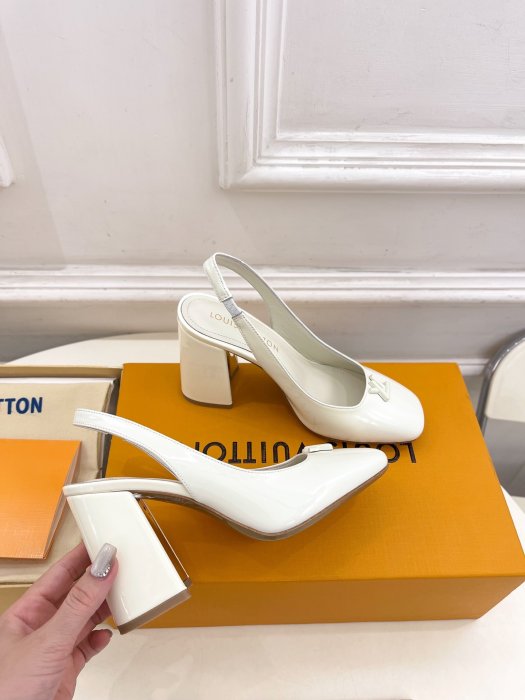 Босоножки фото 4