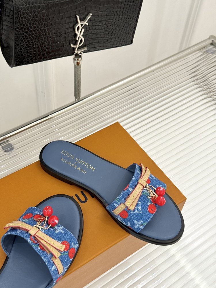 Шлепанцы женские фото 5