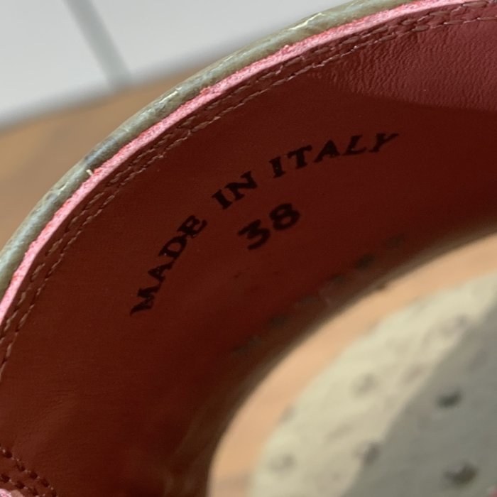 Шлепанцы фото 9