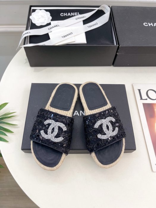 Шлепанцы женские