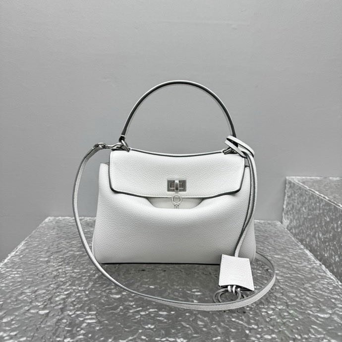 Сумка кожаная белая Silver Rodeo Mini Tote 23 см фото 7